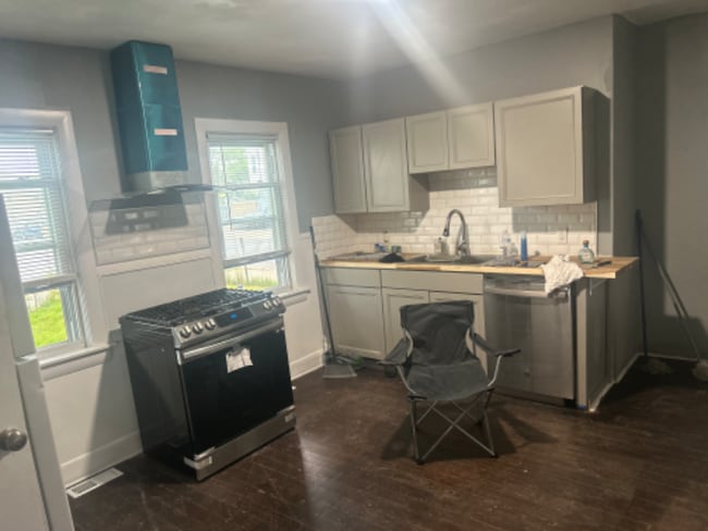 105 Silver Lake Ave, Unit 2 in Providence, RI - Foto de edificio - Building Photo