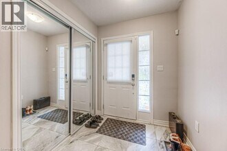 1000 Asleton Blvd in Milton, ON - Building Photo - Building Photo