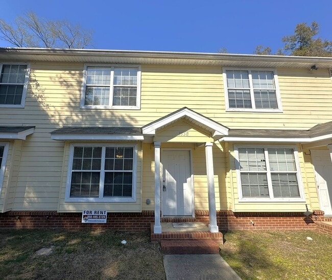 property at 1558 Devoe St