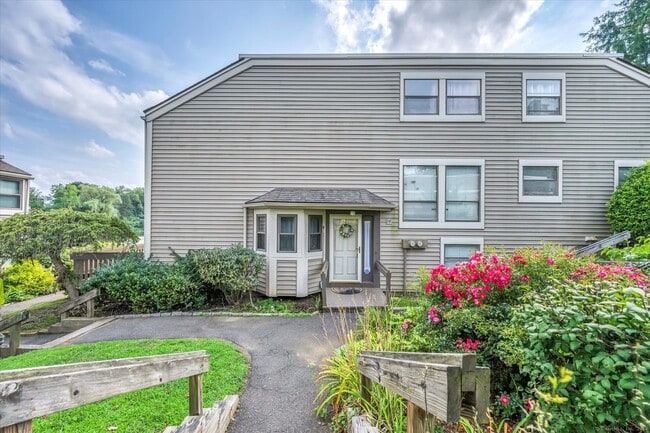 property at 14 Clemens Ct