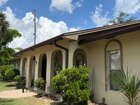 18 Dogwood Trl, Unit 18 Dogwood Trail #A in Debary, FL - Building Photo