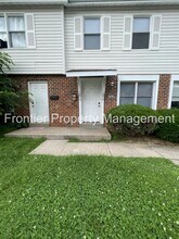 St Charles Townhomes in St. Charles, MO - Building Photo - Interior Photo