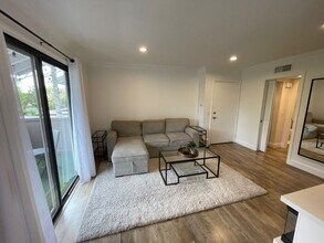 1529 S Raitt St in Santa Ana, CA - Building Photo - Building Photo