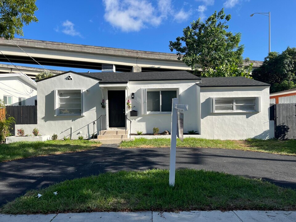 736 NW 41st St in Miami, FL - Building Photo
