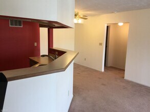 1150 Tollios Parkway, Unit 215 in Broadview Heights, OH - Building Photo - Building Photo