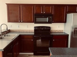 14660 W Gelding Dr in Surprise, AZ - Building Photo - Building Photo