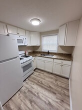 215 Norbourne Blvd in St Matthews, KY - Building Photo - Building Photo