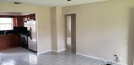 5644 Pierce St, Unit Duplex in Hollywood, FL - Building Photo - Building Photo