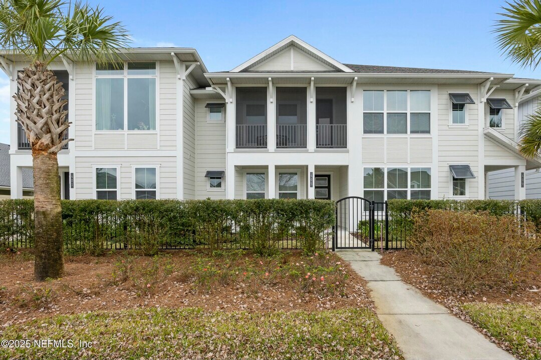 405 Crestview Dr in Ponte Vedra Beach, FL - Building Photo