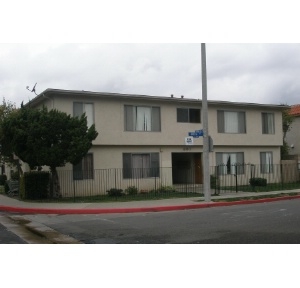 303 N Bush St in Anaheim, CA - Foto de edificio - Building Photo