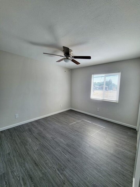 6983 Dwight Way in San Bernardino, CA - Building Photo