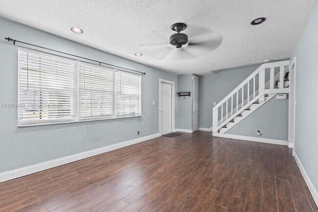 8069 SW 18th Ct in Davie, FL - Building Photo - Building Photo