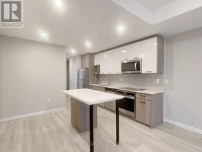 20 George St in Hamilton, ON - Building Photo - Building Photo