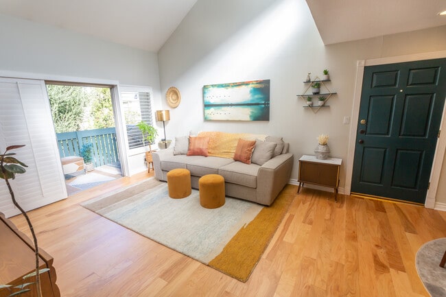 5700 Etiwanda Ave, Unit 277 in Tarzana, CA - Foto de edificio - Building Photo