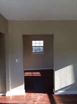 710 Poinsettia St in San Antonio, TX - Building Photo