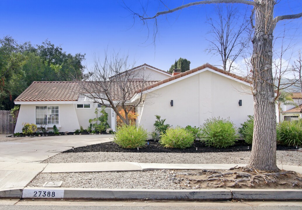 27388 Oak Summit Rd in Agoura Hills, CA - Building Photo