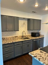 1896 Barnett Way in Merced, CA - Building Photo - Building Photo