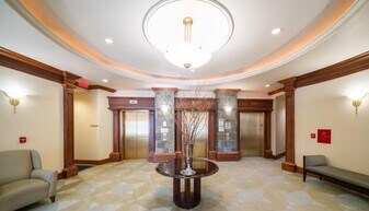 360 W Washington Ave, Unit 104 in Madison, WI - Building Photo