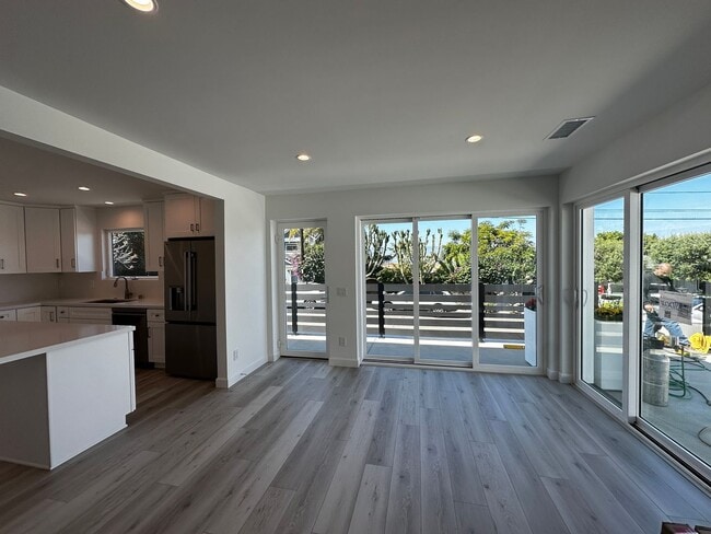 2063 Edinburg Ave in Encinitas, CA - Building Photo - Building Photo