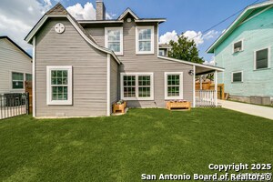 811 W Kings Hwy in San Antonio, TX - Building Photo