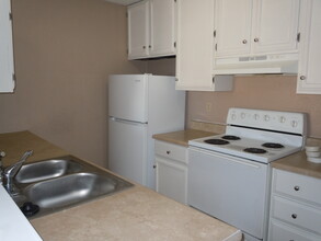 10 Cougar Dr in Glen Carbon, IL - Building Photo - Building Photo
