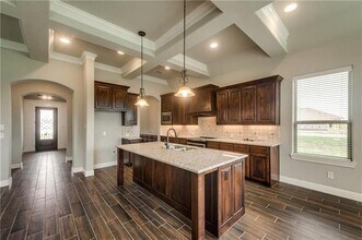 3101 White Horse Ct in Granbury, TX - Building Photo - Building Photo