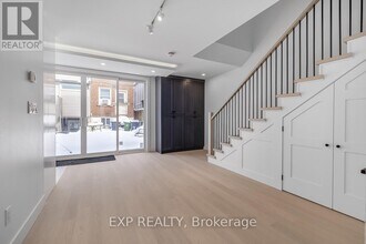 635 Annette St in Toronto, ON - Building Photo - Building Photo