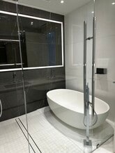 460 NE 28th St in Miami, FL - Foto de edificio - Building Photo