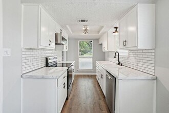 1535 Rocky Point Dr in Lewisville, TX - Building Photo - Building Photo