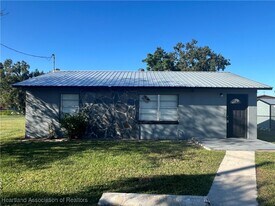 213 Ben Hicks St in Avon Park, FL - Building Photo