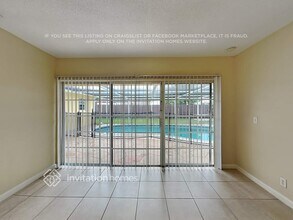 7512 NW 40th Pl in Coral Springs, FL - Building Photo - Building Photo