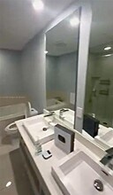 45 SW 9th St, Unit 1906 in Miami, FL - Building Photo - Building Photo