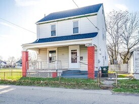 323 Belden Ave SE in Canton, OH - Building Photo