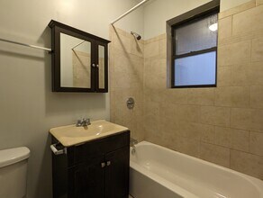 4417 N Wolcott Ave, Unit 19-B2 in Chicago, IL - Building Photo - Building Photo