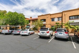 5166 S Jones Blvd, Unit 202 in Las Vegas, NV - Foto de edificio - Building Photo