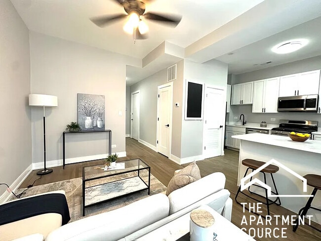 3830 N Wilton Ave, Unit 3