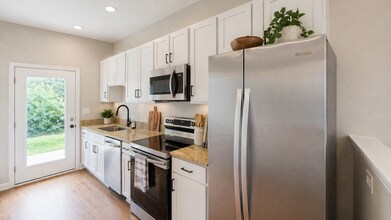 842 Levitan Dr in Columbia, TN - Building Photo - Building Photo