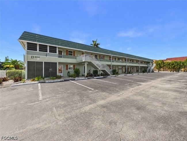 300 Valley Stream Dr