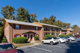 Carriage House in Savannah, GA - Building Photo - Building Photo