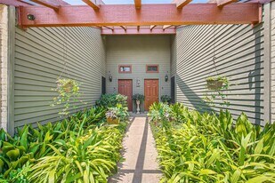 3815 Menchaca Rd in Austin, TX - Building Photo