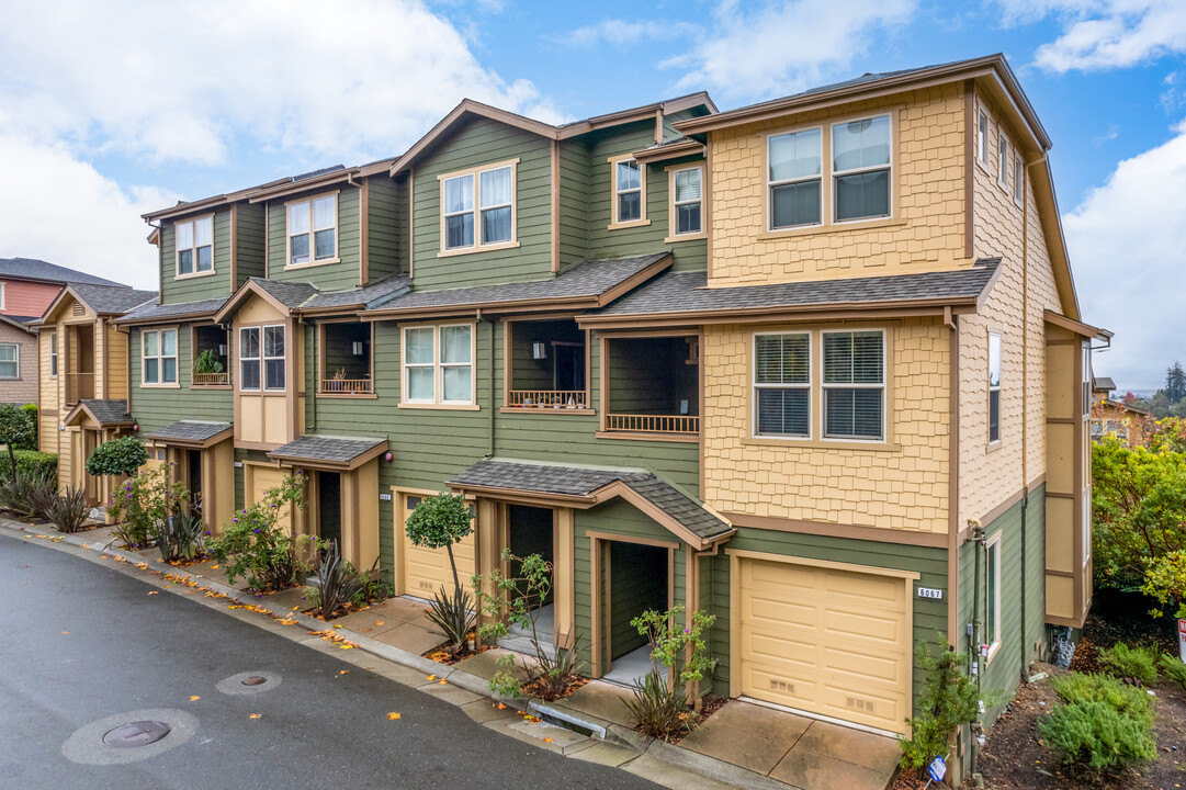 6079 Old Quarry Loop in Oakland, CA - Foto de edificio