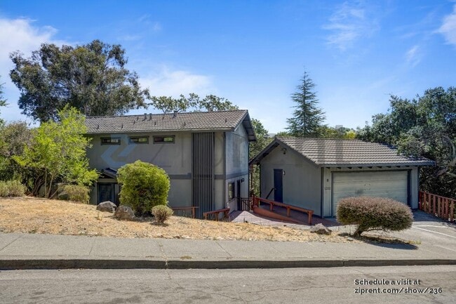 property at 8 Balra Dr