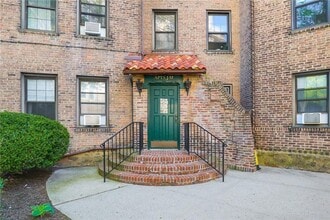 14 N Chatsworth Ave in Larchmont, NY - Building Photo - Building Photo