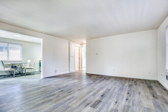1510 NE 170th St in Shoreline, WA - Building Photo - Building Photo