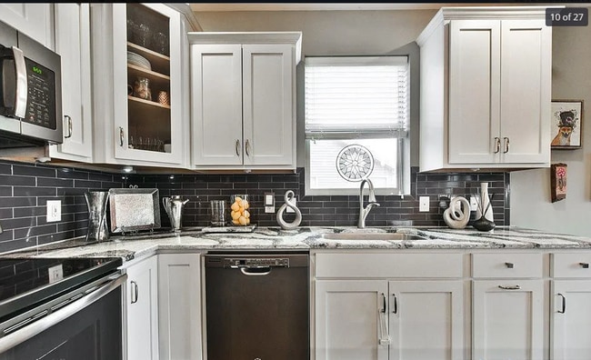 8218 Kilpatrick Pkwy in Bennington, NE - Building Photo - Building Photo