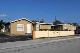 3039 Avenue J in Riviera Beach, FL - Building Photo