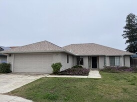 1430 Fir Ave in Clovis, CA - Building Photo