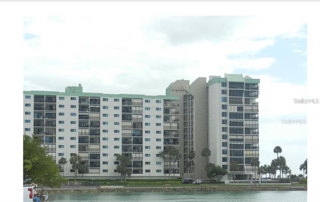 7150 Sunset Way in St Pete Beach, FL - Building Photo
