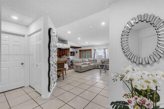 2590 SE 7th Pl in Homestead, FL - Building Photo - Building Photo