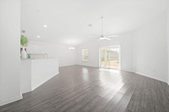 146 Old Canoe Ln in Freeport, FL - Building Photo - Building Photo